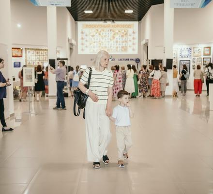 В историческом парке «Россия — Моя история» состоялось открытие выставки «Лоскутный хоровод»!