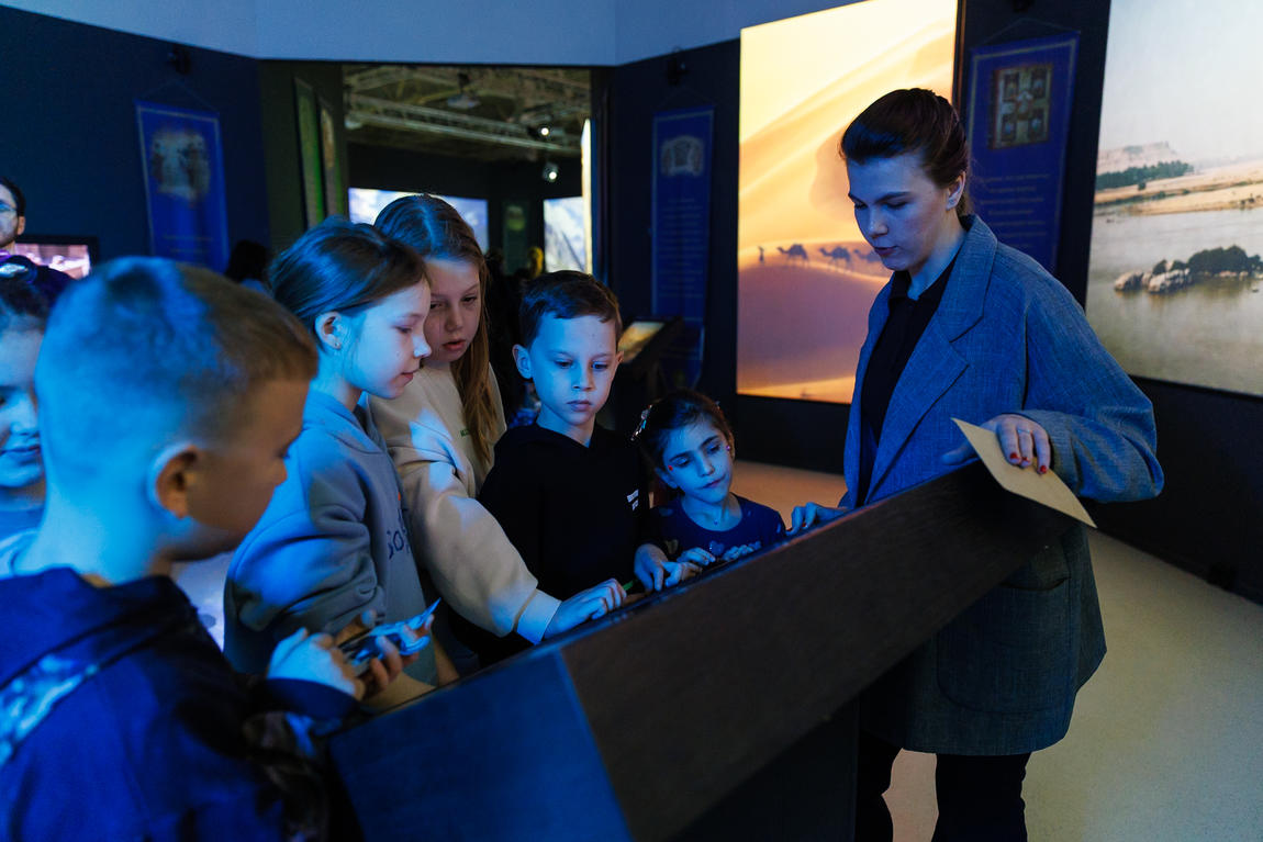 В руках наших юных посетителей оказалась судьба истории