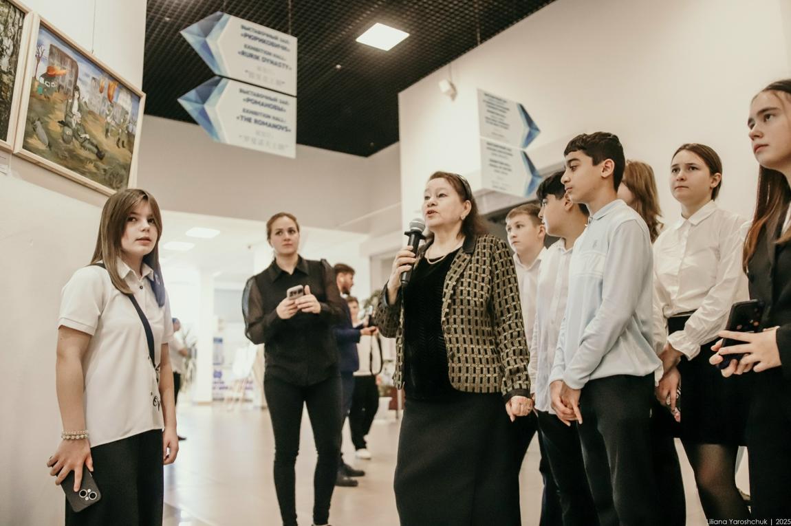 Торжественное открытие выставки «Нам память о войне рисунок оживит»