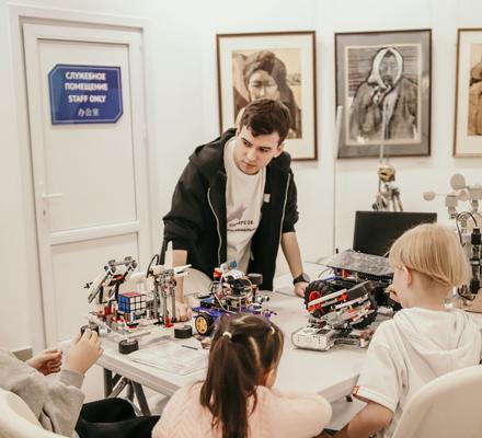 День российской науки в нашем историческом парке прошёл ярко и захватывающе.