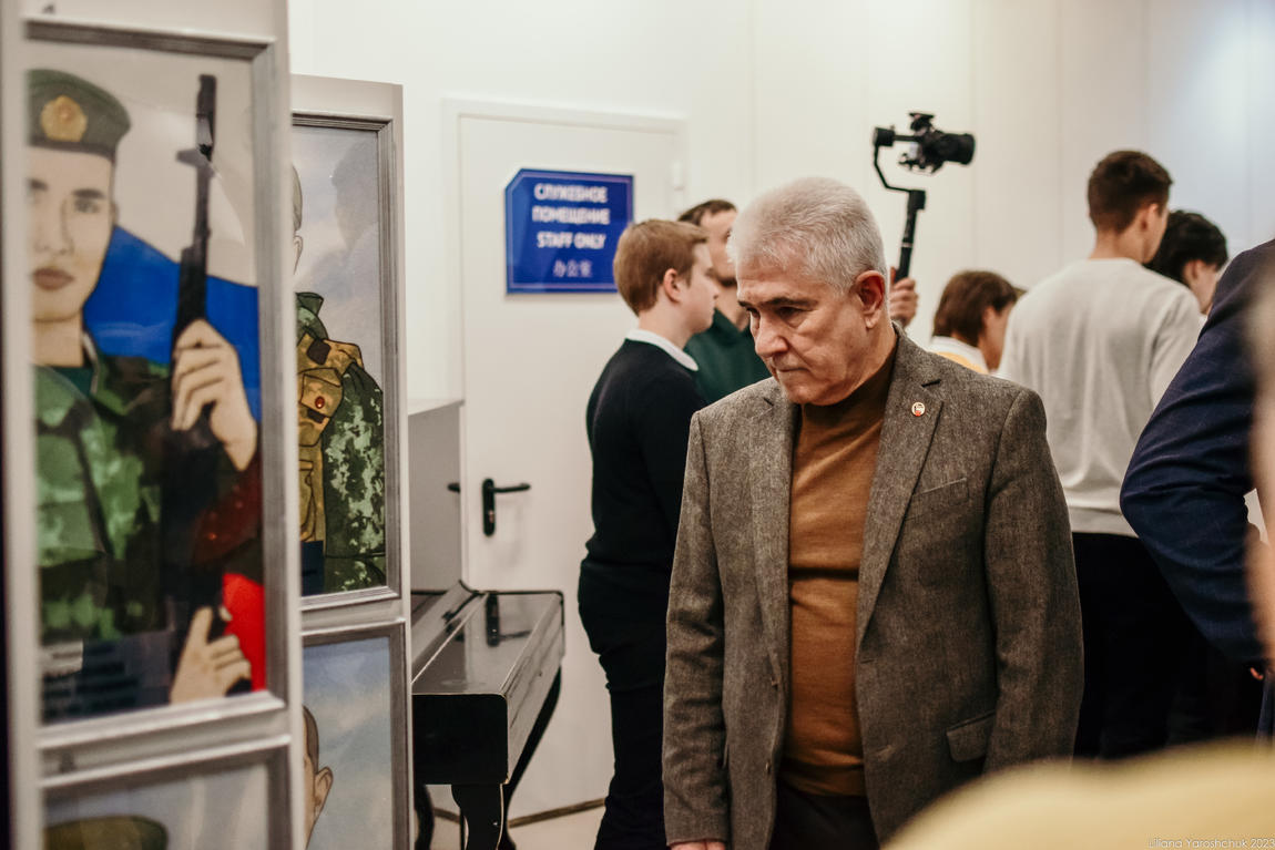 Для ставропольцев открылась новая выставка «Пески времени»