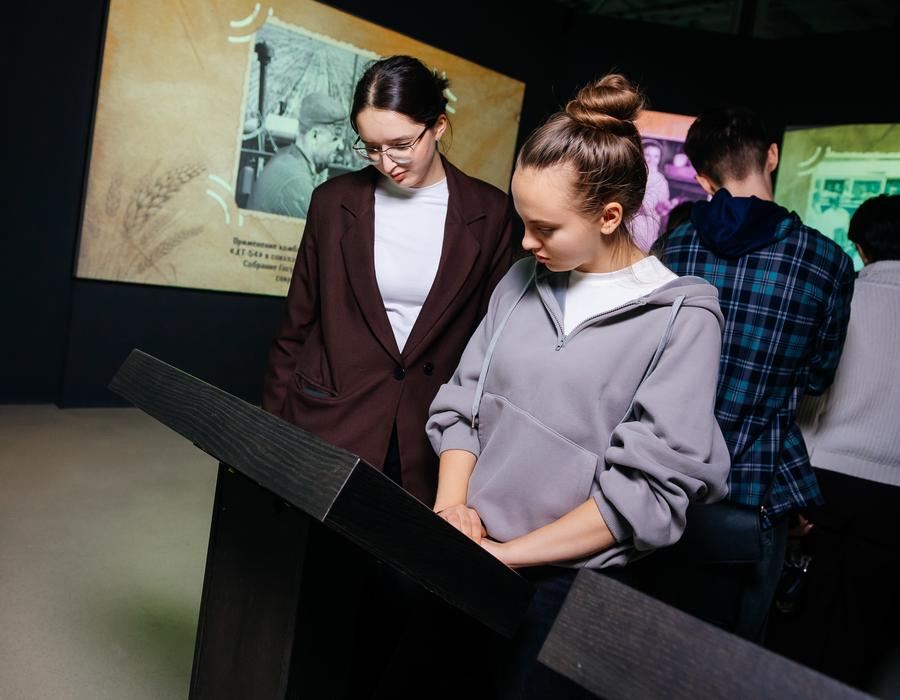 Экскурсия по выставке «Советское Ставрополье крупным планом»